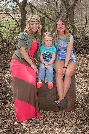 Sholtz Family @ Easter 13